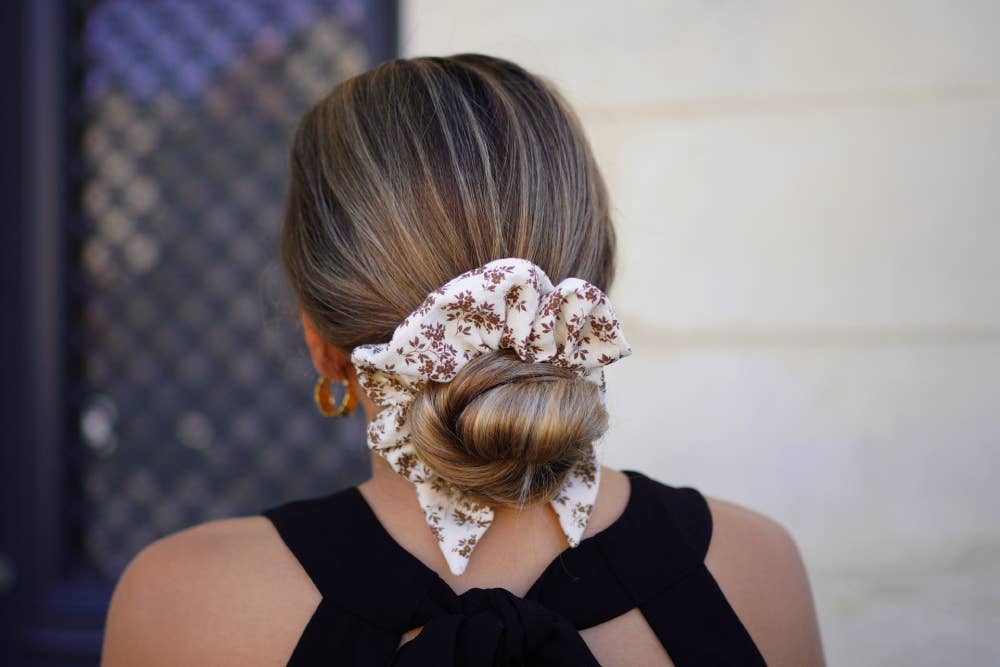 Nœud papillon fleuri crème et marron - style bohème