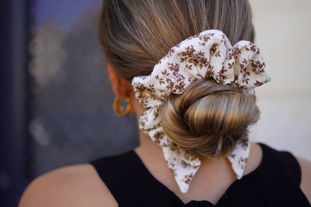 Nœud papillon fleuri crème et marron - style bohème