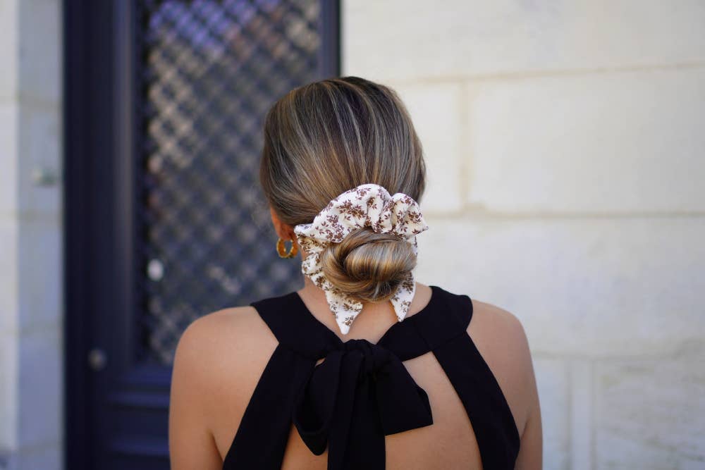 Nœud papillon fleuri crème et marron - style bohème